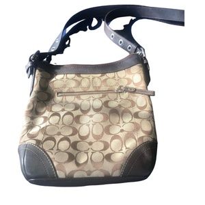 Vintage Signature COACH shoulder purse, gently used condition, beautiful!